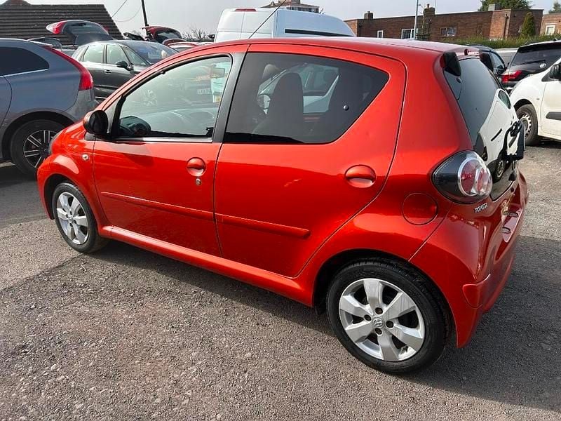 Used Toyota Aygo 68 HP (50 kW) 2012 Red Hatchback