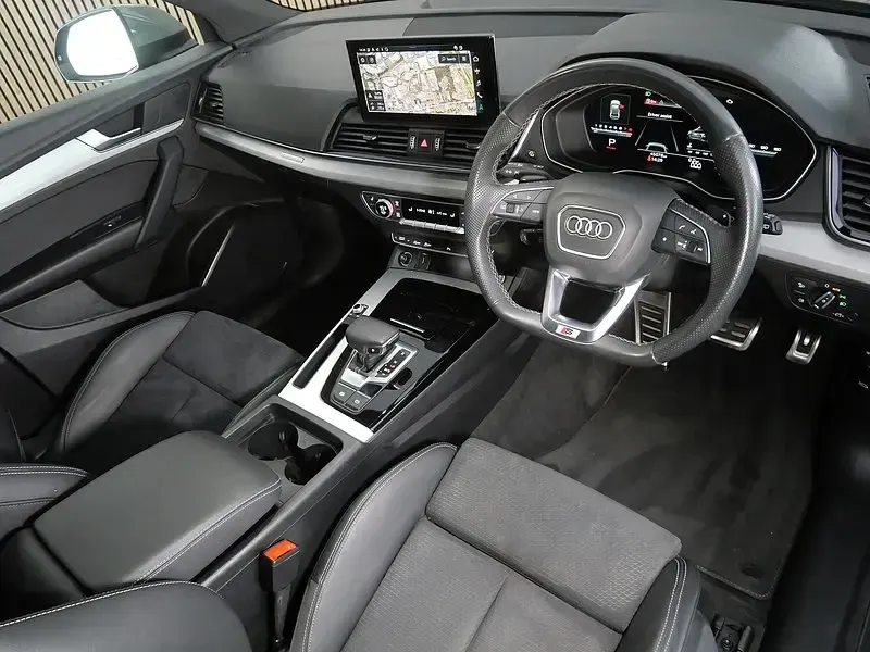 Begagnad Audi Q5 S-Line 2022 Grå SUV