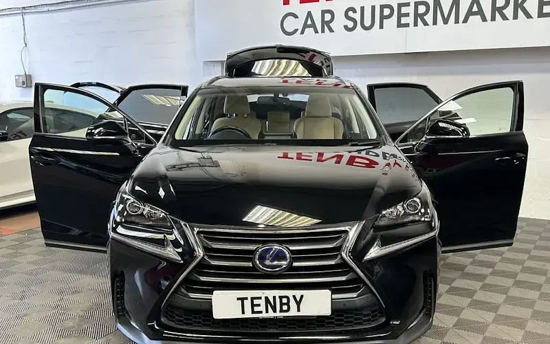 Used Lexus NX300h Luxury Line 197 HP (144 kW) 2016 Black SUV