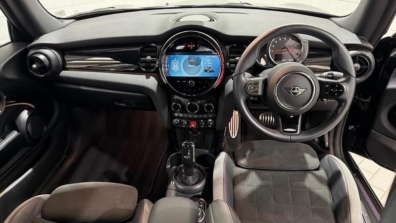 Used Mini Cooper Sport 134 HP (98 kW) 2023 Black Hatchback