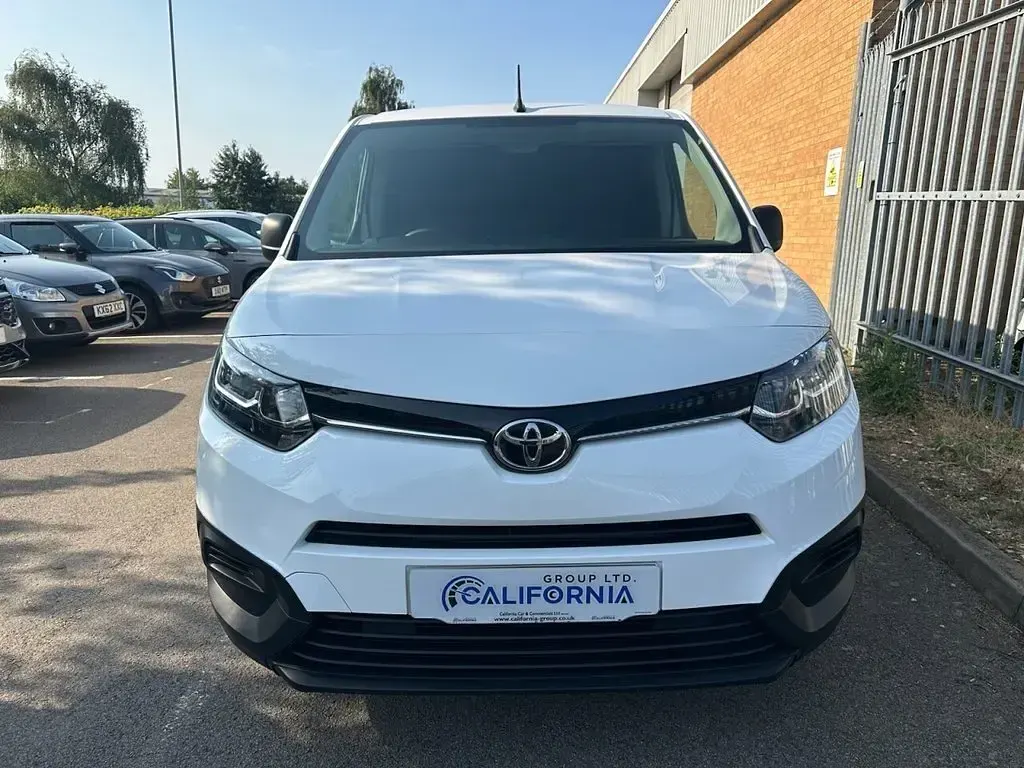 Used Toyota Proace Active 2022 White MPV
