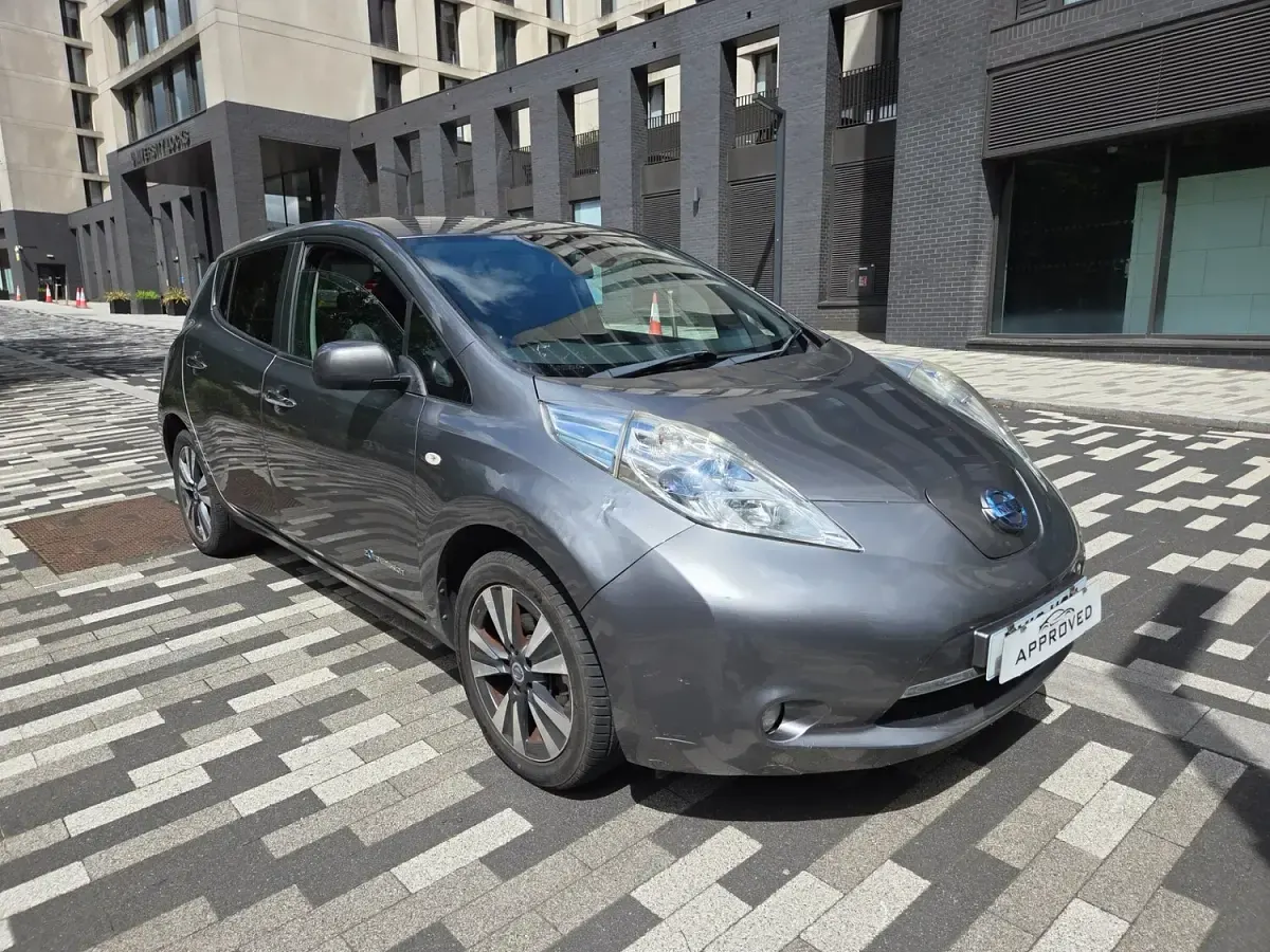 Used Nissan Leaf Tekna 80 kW (109 HP) 2013 Grey Hatchback