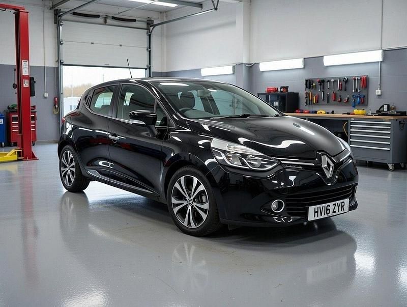Used Renault Clio IV Dynamique 2016 Black Hatchback
