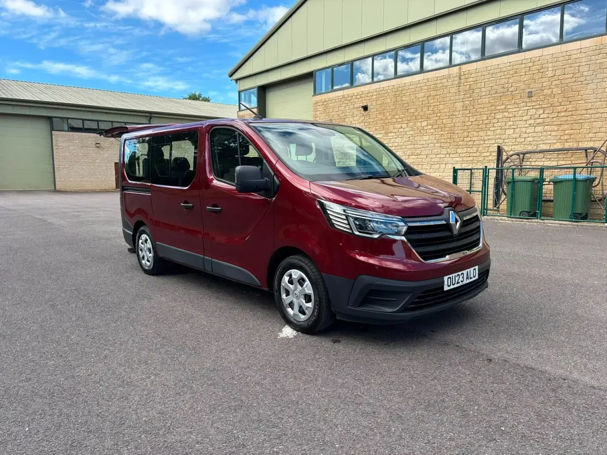 Used Renault Trafic 2023 Red MPV