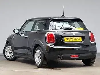 Used Mini ONE Classic 102 HP (75 kW) 2019 Black Hatchback