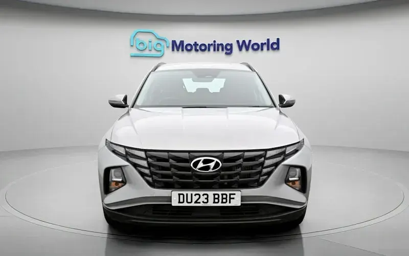 Usado Hyundai Tucson SE 180 HP (132 kW) 2023 Prateado SUV