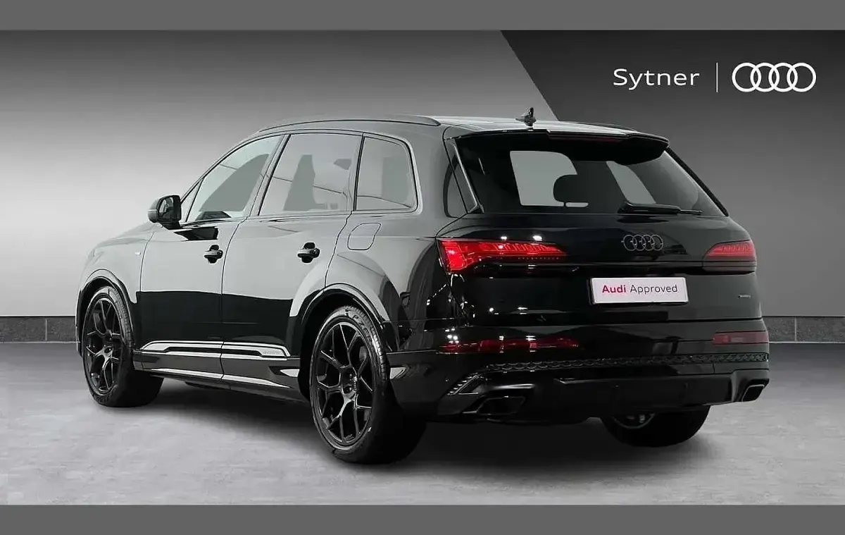 New Audi Q7 Black Edition 389 HP (286 kW) 2026 Black SUV