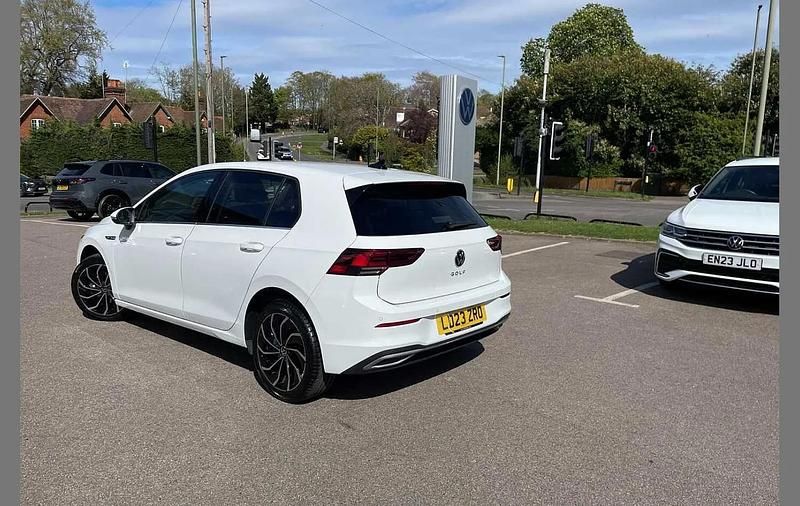 Used VW Golf VIII Edition 130 HP (95 kW) 2023 White Hatchback