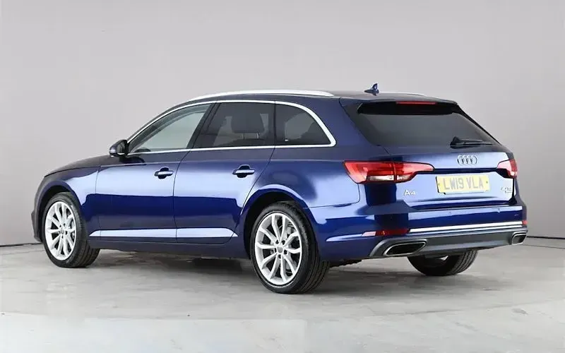 Usado Audi A4 Sport 190 HP (139 kW) 2019 Azul Carrinha