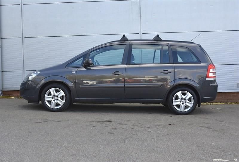 Used Vauxhall Zafira 115 HP (84 kW) 2013 Grey MPV