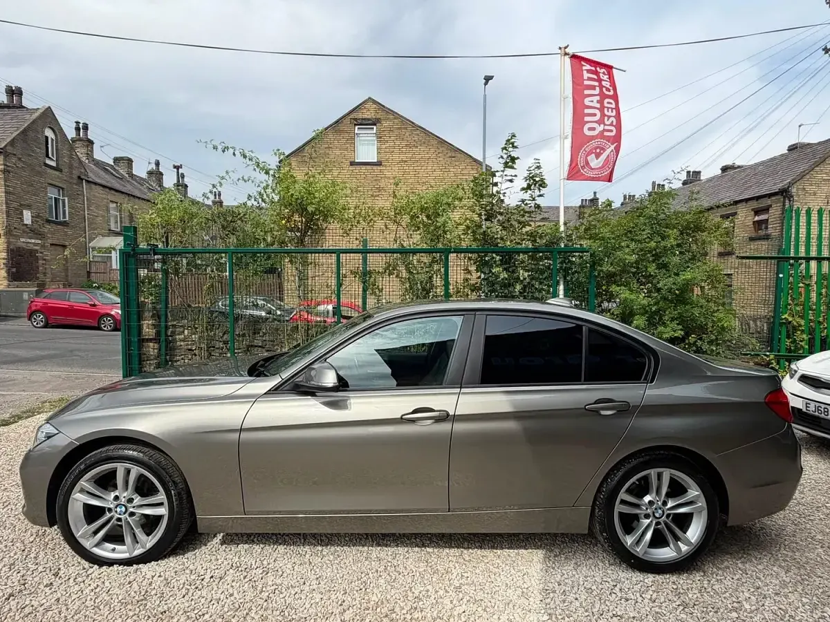 Used BMW 320 Comfort Edition 2017 Silver Sedan