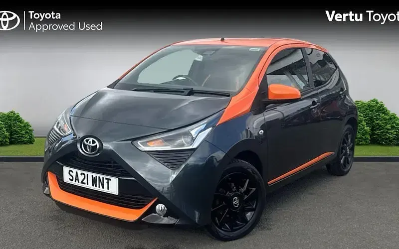 Used Toyota Aygo Edition 72 HP (52 kW) 2021 Grey Hatchback
