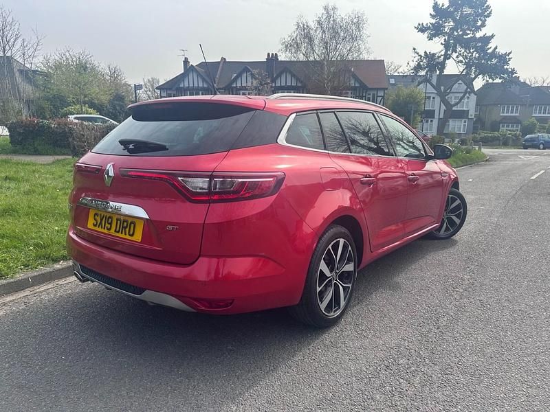 Used Renault Mégane GrandTour Iconic 2019 Red Estate