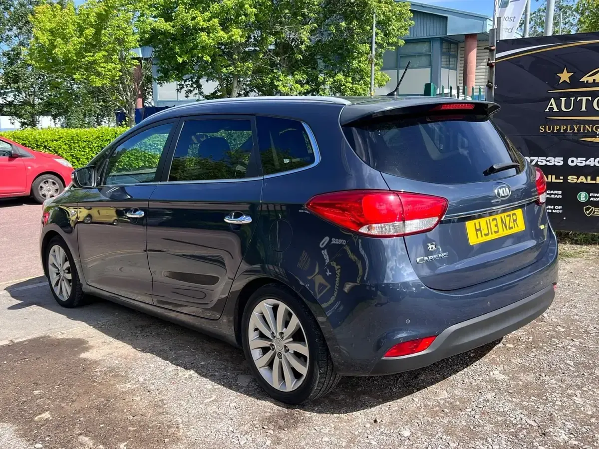 Used Kia Carens 2013 Blue MPV