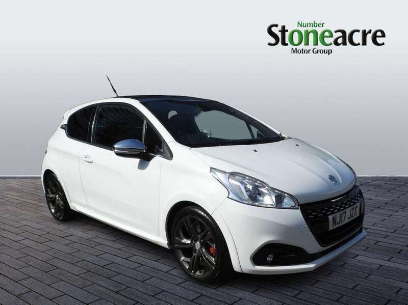 White Used 2017 Peugeot 208 Prestige Hatchback | £6,995 (Fair price) - Image 1/4
