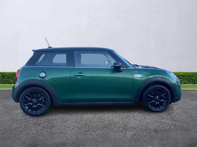 Used Mini Cooper S Classic 192 HP (141 kW) 2019 Green Hatchback