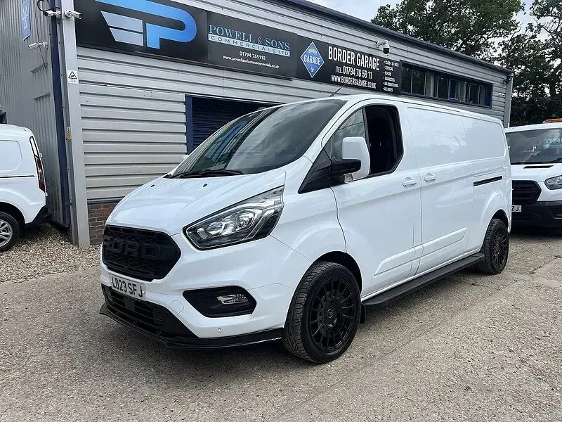 Used Ford Transit Custom Limited 130 HP (95 kW) 2023 White Van