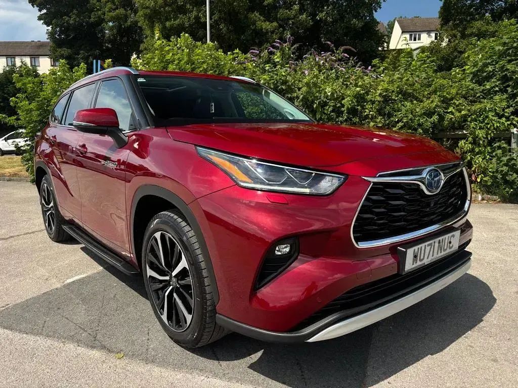 Used Toyota Highlander Premium 243 HP (178 kW) 2021 Red SUV