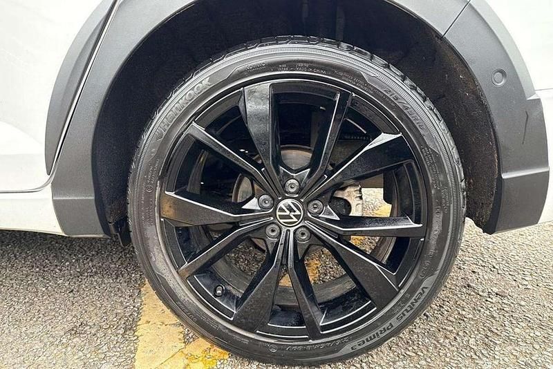 Used VW Taigo R-line 110 HP (80 kW) 2022 White SUV