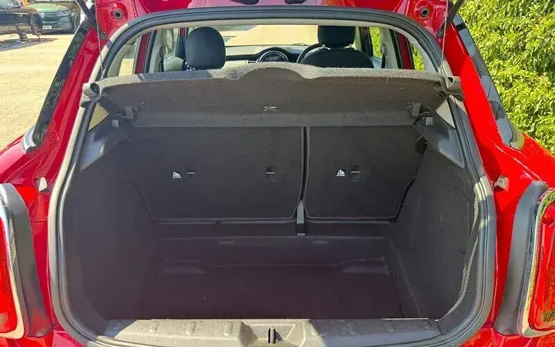 Used Mini Cooper Classic 136 HP (100 kW) 2019 Red Hatchback
