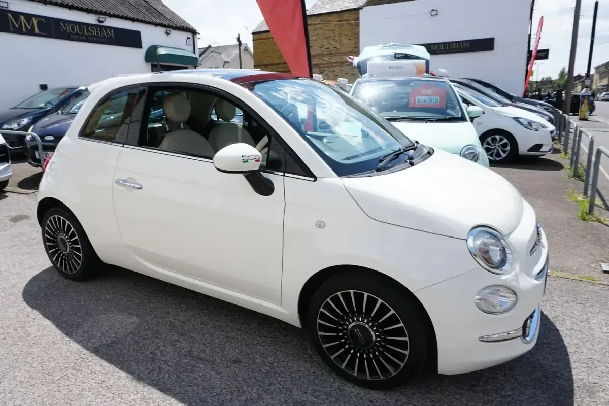 Used Fiat 500 Lounge 69 HP (50 kW) 2016 White Hatchback