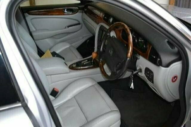 Used Jaguar XJ SE 262 HP (192 kW) 2003 Sedan