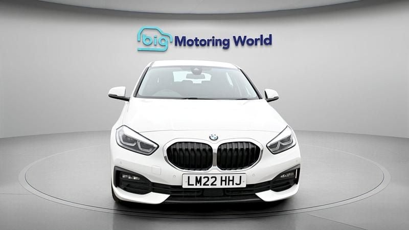 Used BMW 118 136 HP (100 kW) 2022 White Hatchback