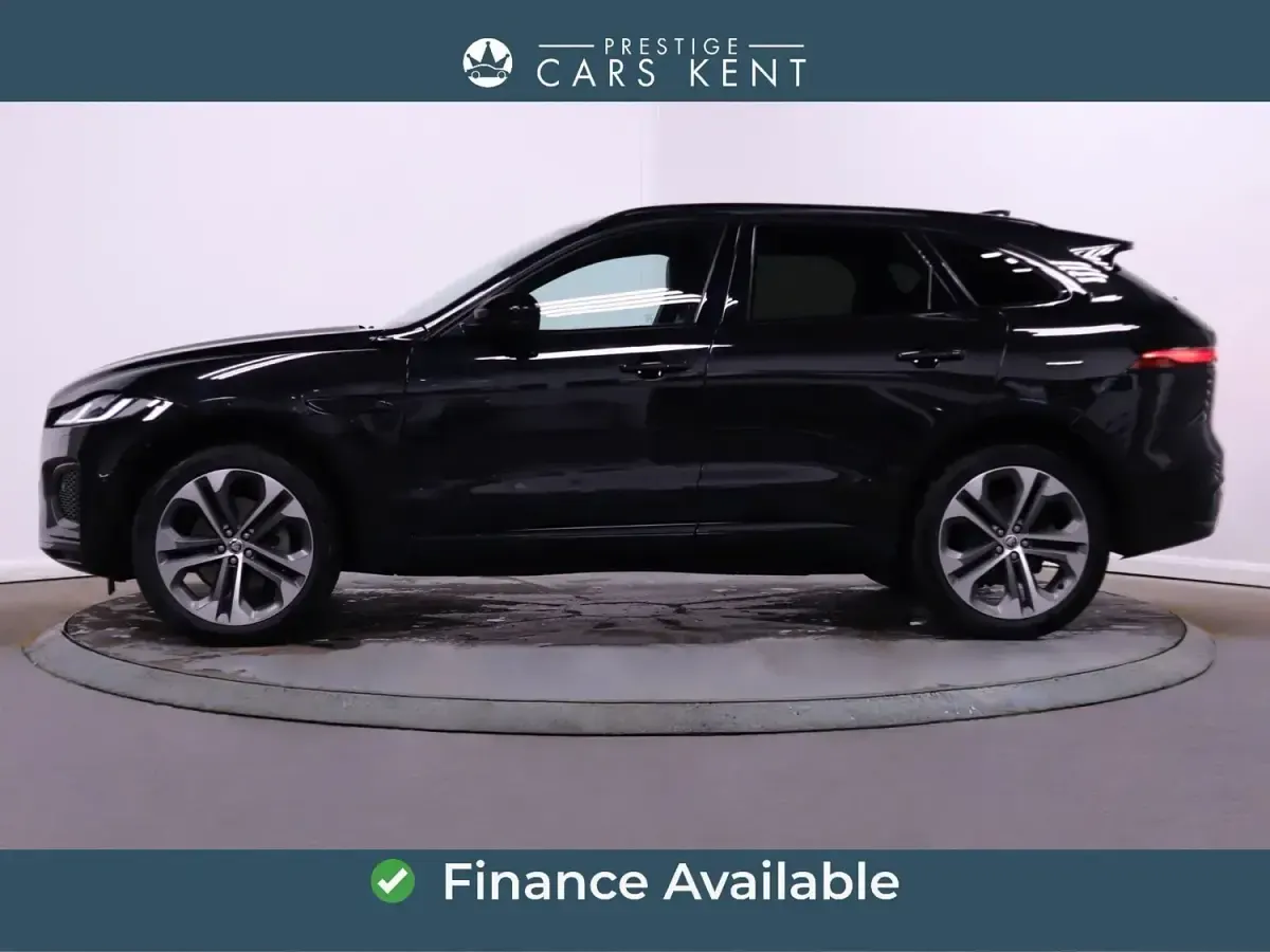 Używany Jaguar F-Pace R-Dynamic 2024 Czarny SUV