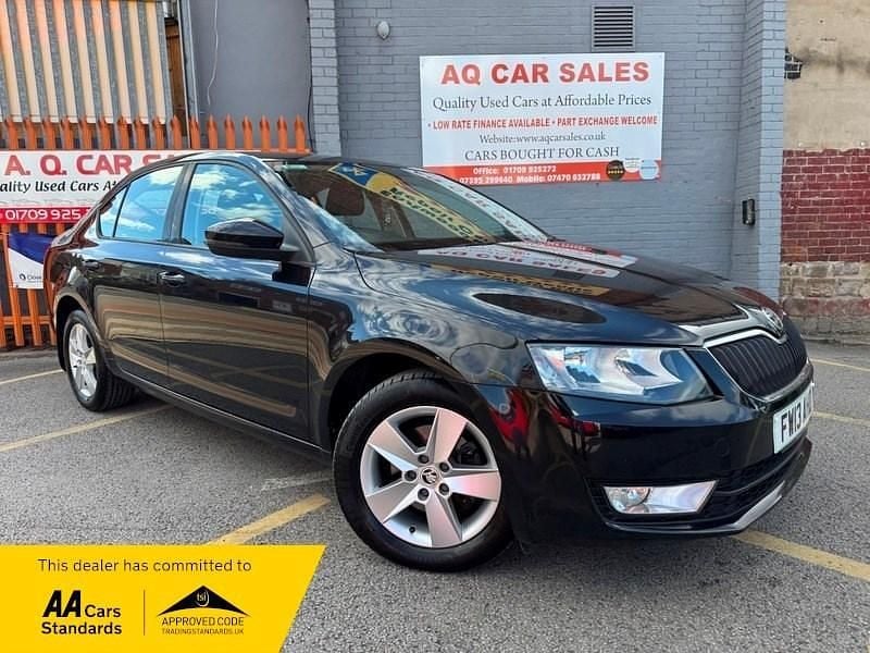 Black Used 2013 Skoda Octavia SE Hatchback | £4,690 (Fair price) - Image 1/4
