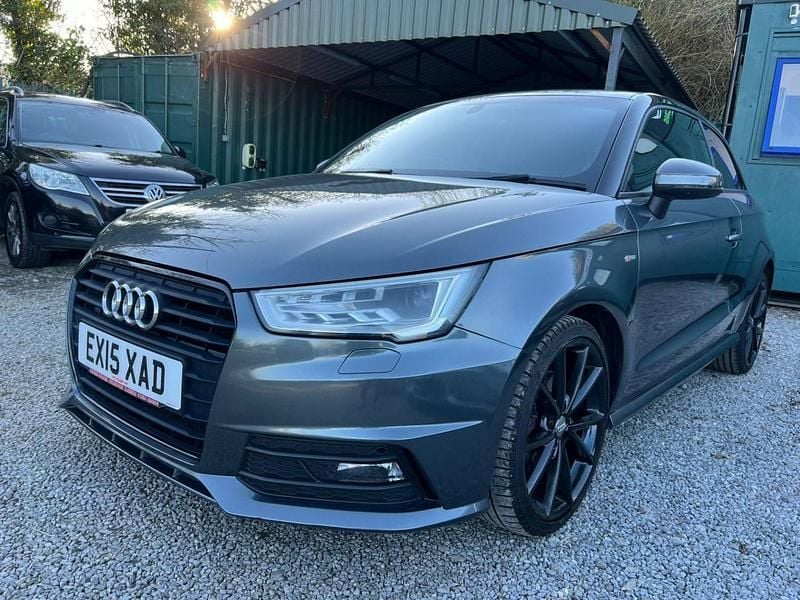 Usado Audi A1 S-Line 125 HP (91 kW) 2015 Cinzento Citadino