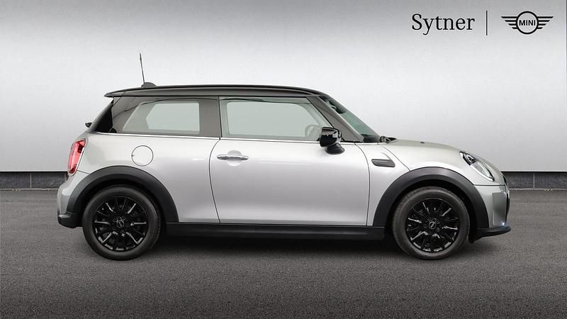 Used Mini Cooper Classic 134 HP (98 kW) 2023 Silver Hatchback