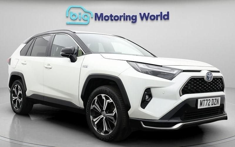 Used 2022 Toyota RAV4 Estate | £23,800 (Good price) - Image 1/4