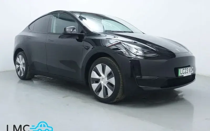 Używany Tesla Model Y Long Range AWD 286 kW (389 KM) 2025 SUV