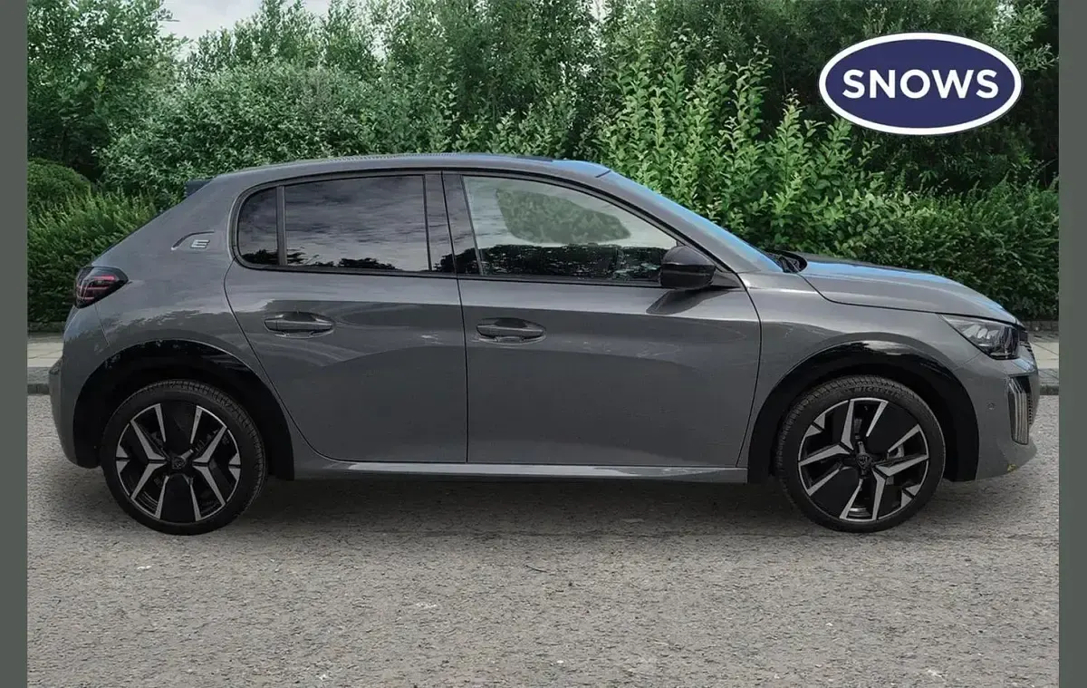 Second-hand Peugeot e-208 GT 114 kW (156 CP) 2024 Gri Hatchback