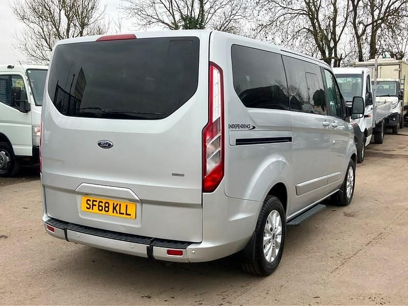Used Ford Tourneo Custom Titanium 130 HP (95 kW) 2018 Silver Van
