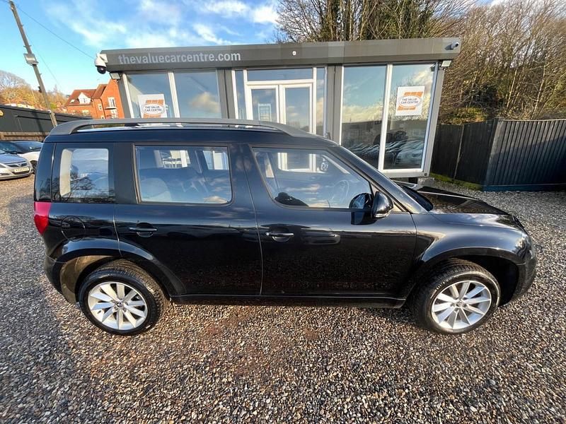 Used Skoda Yeti GreenLine 105 HP (77 kW) 2014 Black SUV