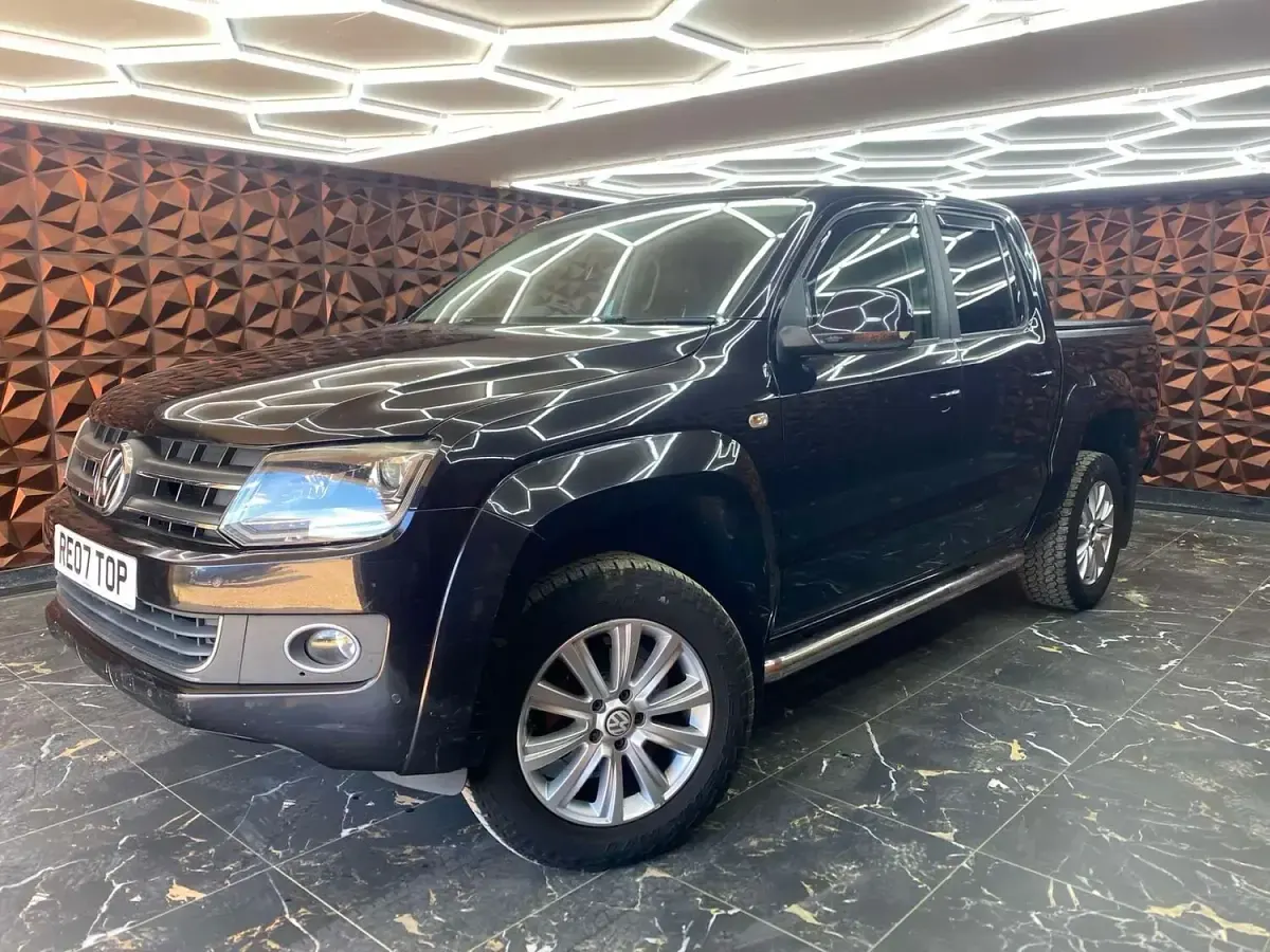 Used VW Amarok Highline 180 HP (132 kW) 2016 Black Pickup