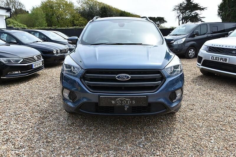 Second-hand Ford Kuga ST-Line 182 CP (133 kW) 2019 Albastru SUV