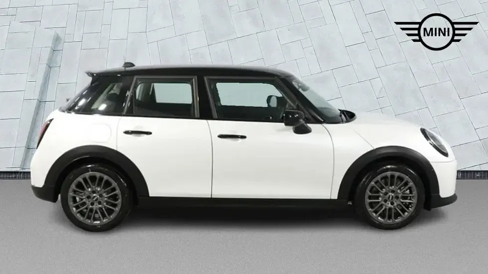 Used Mini Cooper S Hatch 201 HP (147 kW) 2025 White Hatchback