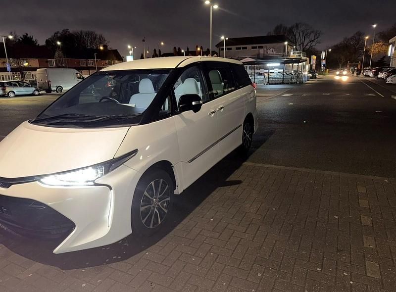 Used Toyota Estima Hybrid 2017 White MPV