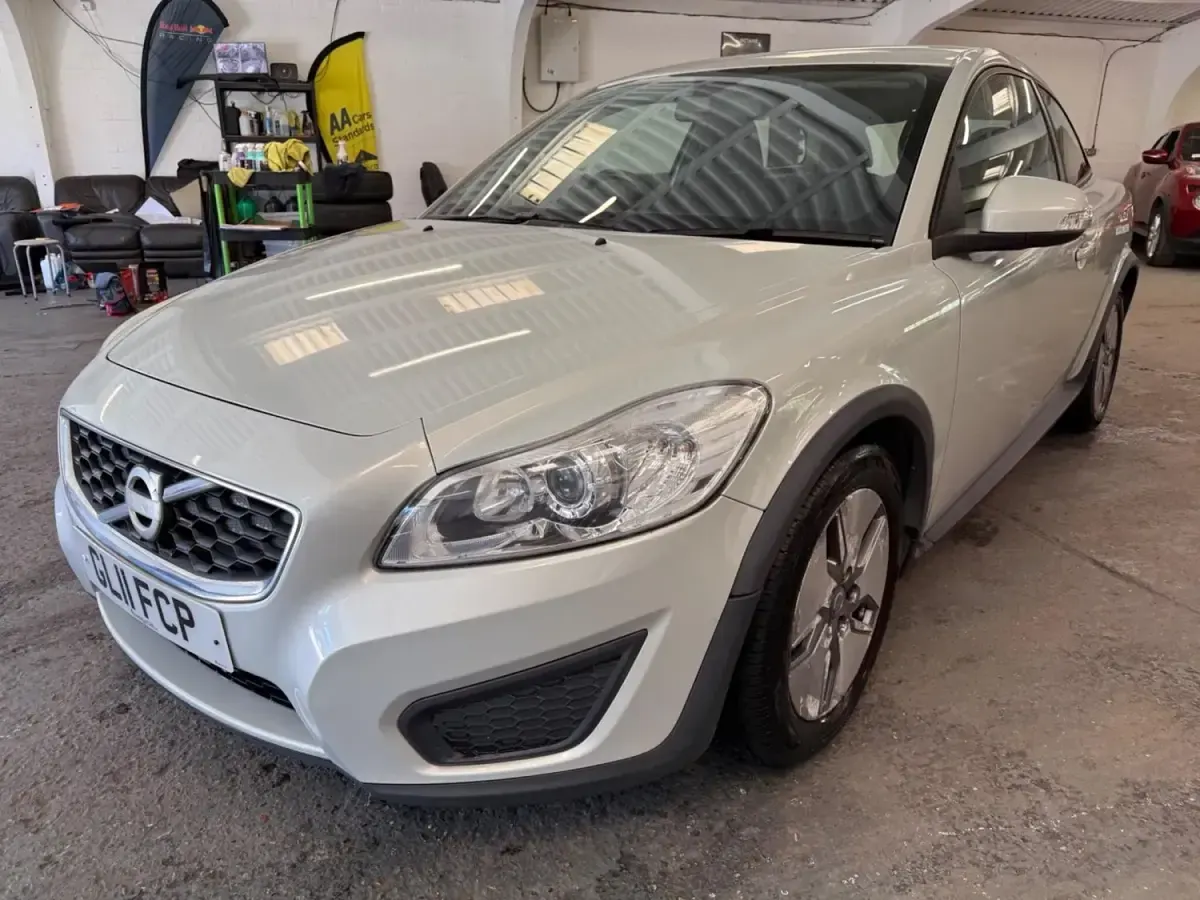 Usado Volvo C30 115 HP (84 kW) 2011 Branco Citadino