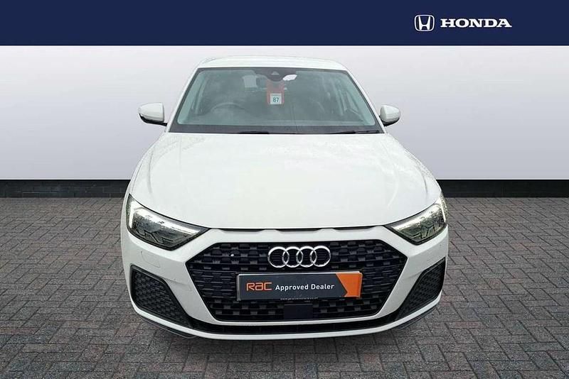 Used Audi A1 Design 94 HP (69 kW) 2023 White SUV