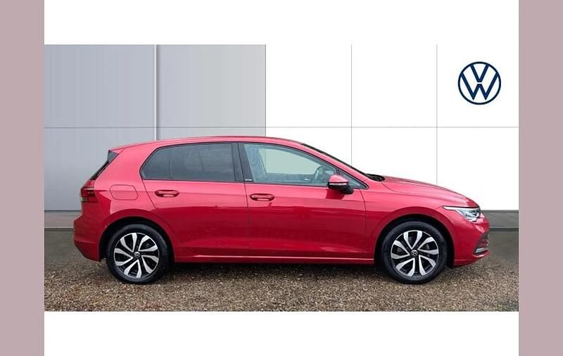 Używany VW Golf VIII Active 150 KM (110 kW) 2022 Czerwony Hatchback