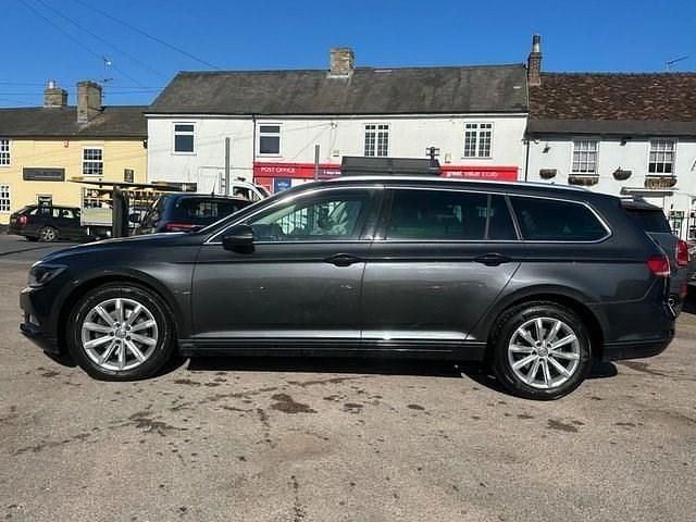 Used VW Passat Business 150 HP (110 kW) 2019 Grey Estate