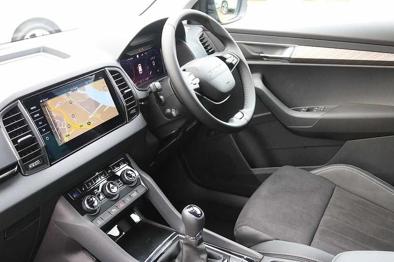 Neu Skoda Karoq SE L 85 PS (62 kW) 2026 Schwarz SUV