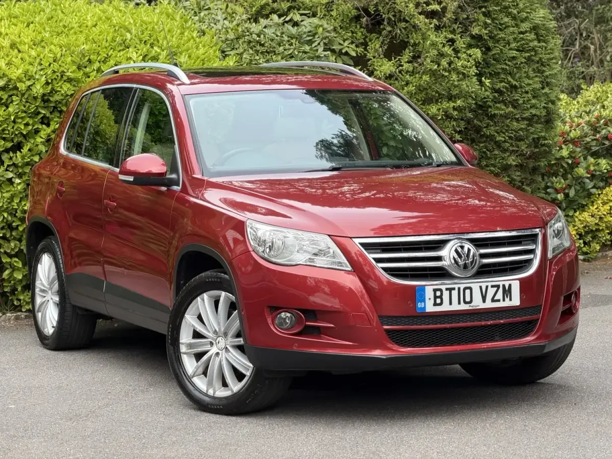 Second-hand VW Tiguan Sport 140 CP (102 kW) 2010 Roșu SUV