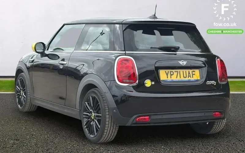Used Mini Cooper S Level 2 135 kW (184 HP) 2023 Hatchback