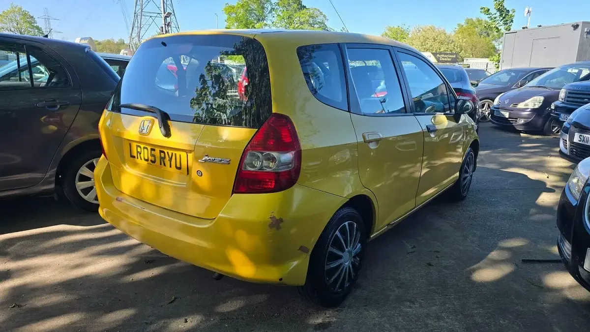Used Honda Jazz S 78 HP (57 kW) 2005 Yellow Hatchback