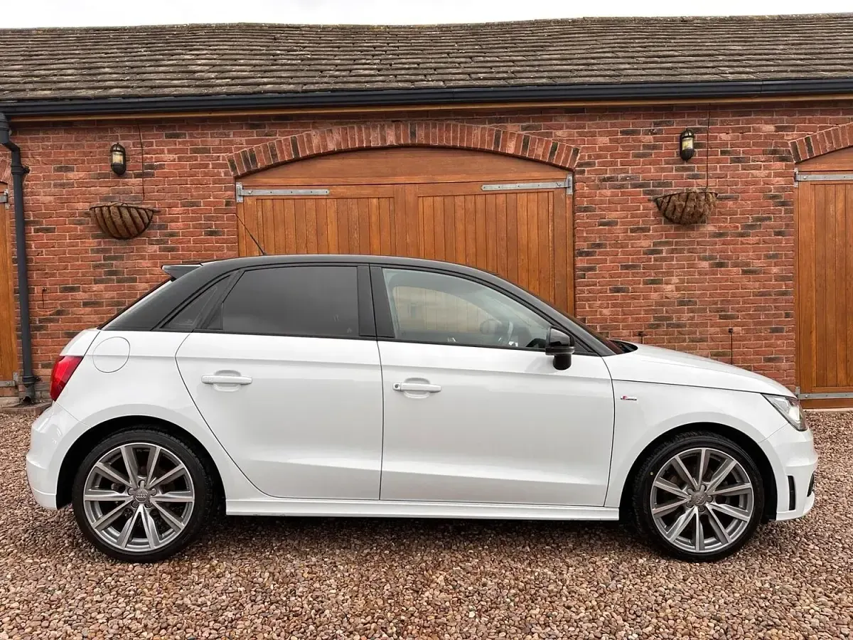 Used Audi A1 S-Line 116 HP (85 kW) 2015 White Hatchback