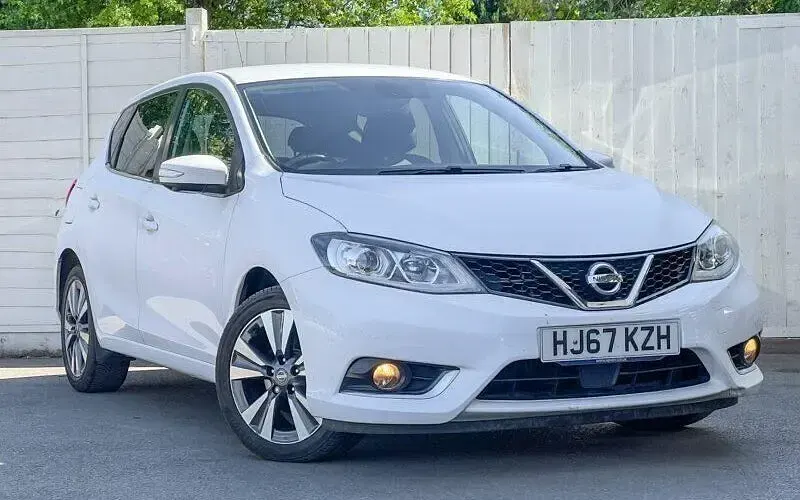 Used Nissan Pulsar Tekna 116 HP (85 kW) 2017 White Hatchback